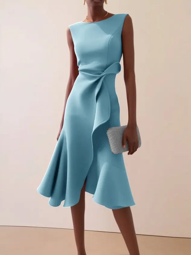 Abito midi smanicato da donna con scollo tondo e drappeggio, orlo asimmetrico, elegante da cerimonia e ufficio - Azzurro
