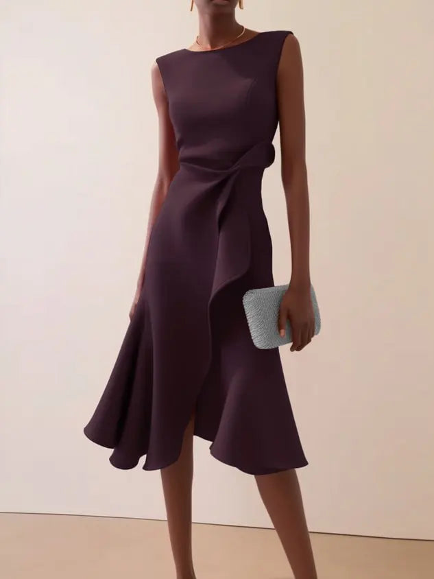 Abito midi smanicato da donna con scollo tondo e drappeggio, orlo asimmetrico, elegante da cerimonia e ufficio - Viola Scuro