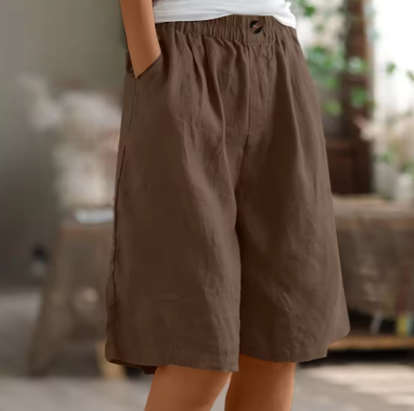 Bermuda donna con vita elastica e taglio comodo, tasche laterali, pantaloncini casual estivi - Marrone