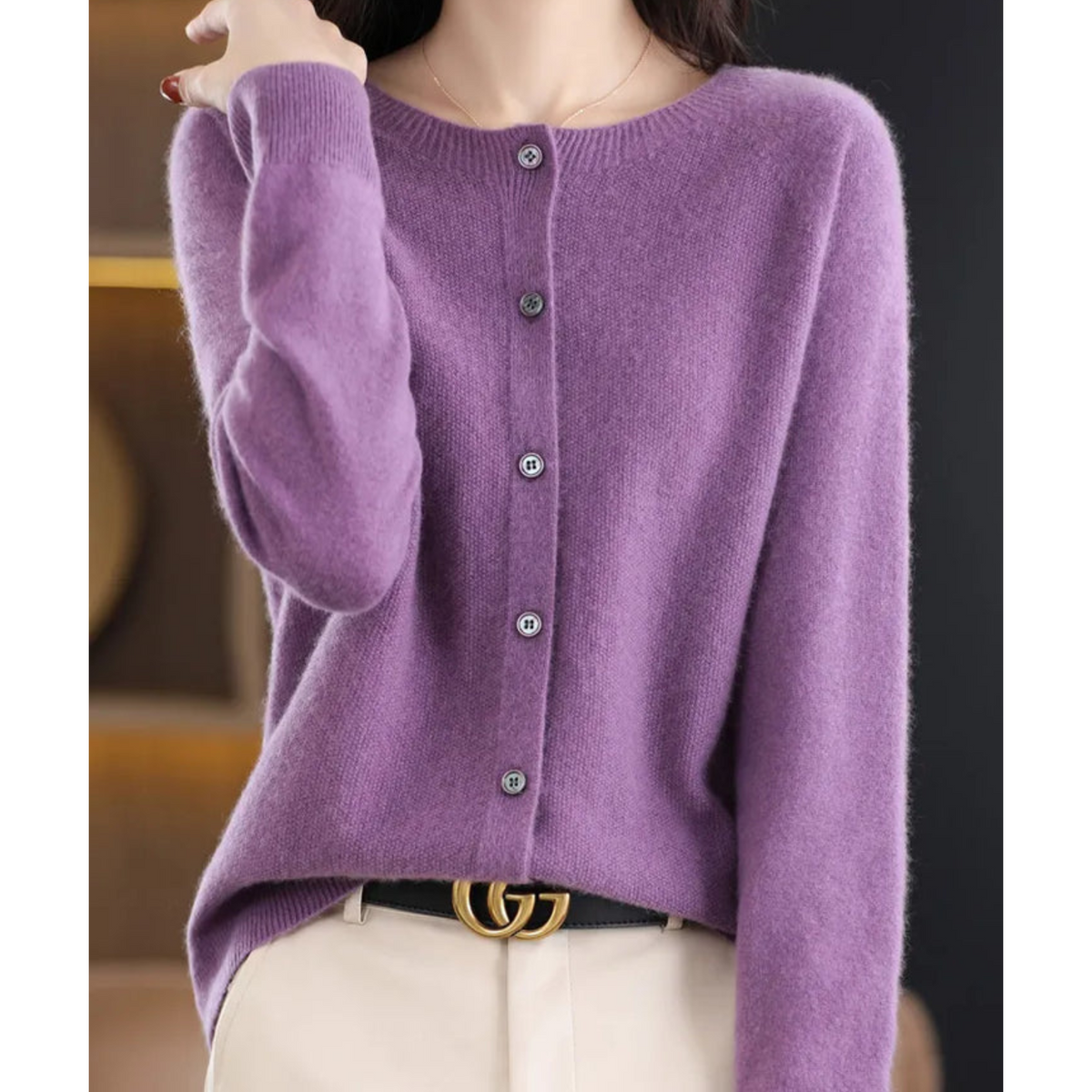 Cardigan in cashmere da donna a girocollo con bottoni, manica lunga, morbido ed elegante - Viola