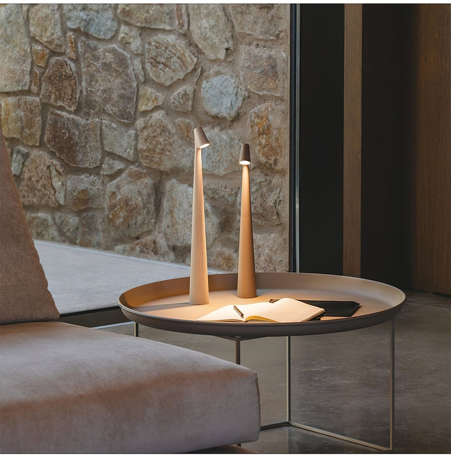 Lampada da Tavolo Portatile Stile Africa con Illuminazione Regolabile e Design Elegante 3