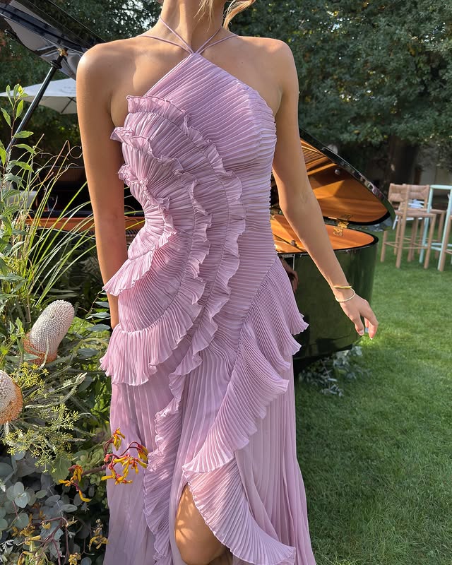 Abito lungo plissettato da donna con balze e scollo all'americana, elegante da cerimonia e matrimonio - view 5