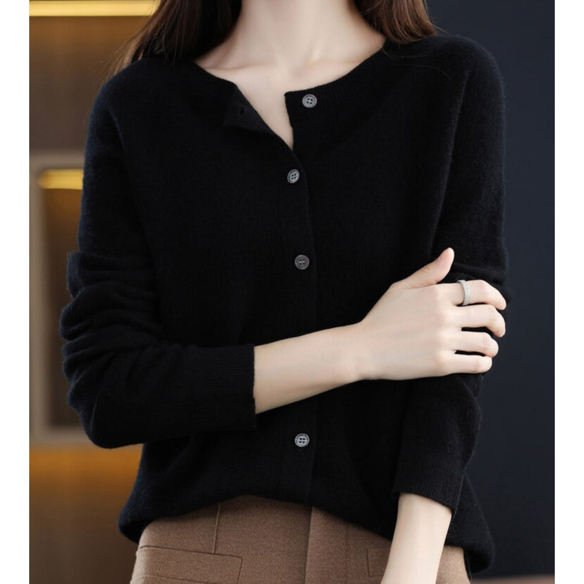 Cardigan in cashmere da donna a girocollo con bottoni, manica lunga, morbido ed elegante - Nero