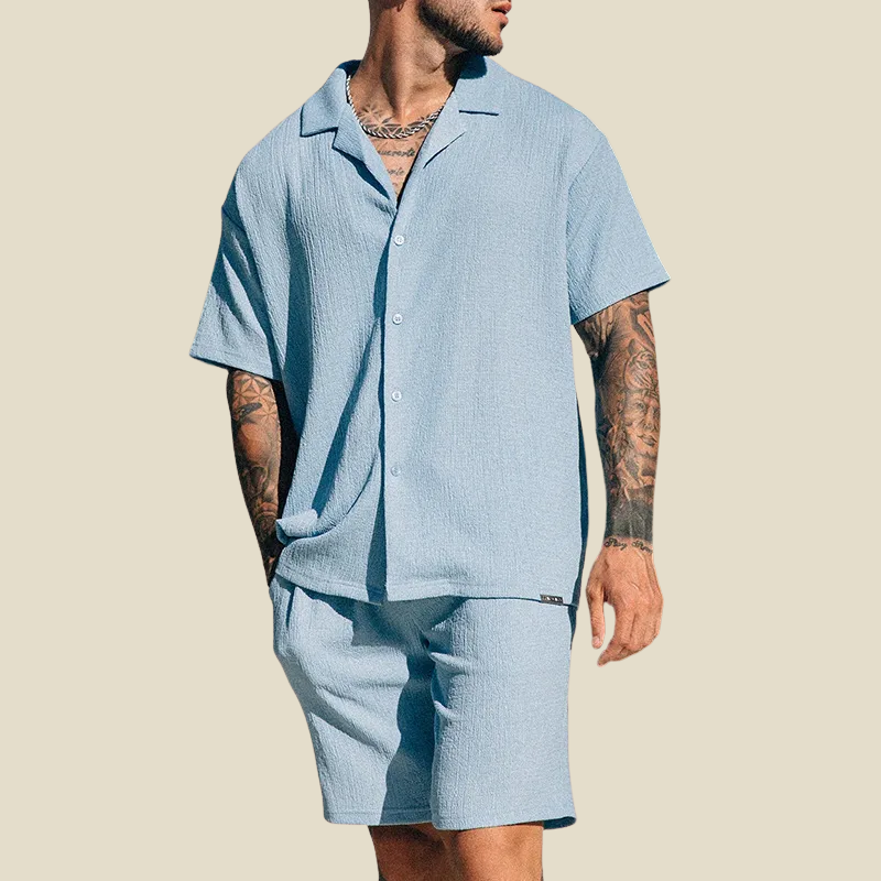 Completo due pezzi da uomo: camicia a manica corta e pantaloncini elastici, casual ed estivo da mare - Azzurro chiaro