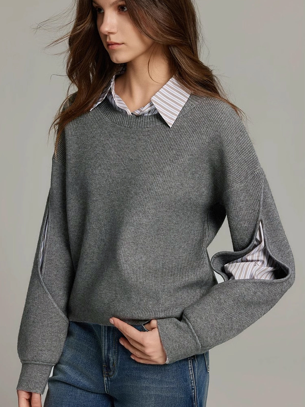 Maglione a coste da donna 2 in 1 con effetto camicia e maniche cut-out - Grigio