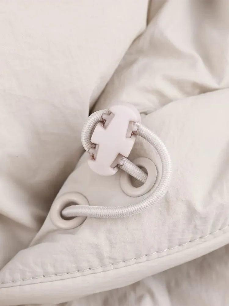 Piumino da donna con cappuccio, trapuntato e imbottito, corto per l'inverno - view 8