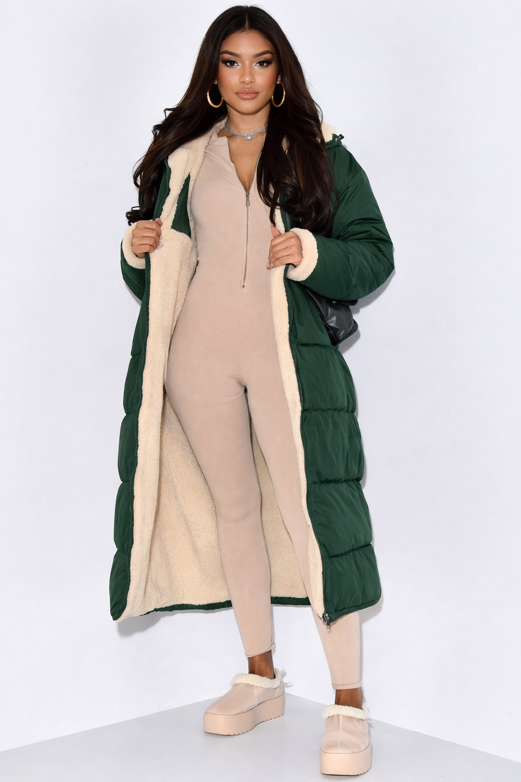 Piumino lungo da donna reversibile con cappuccio, trapuntato per l'inverno - Verde