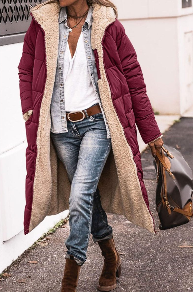 Piumino lungo reversibile da donna con cappuccio e interno in orsetto, giaccone invernale trapuntato oversize - Bordeaux