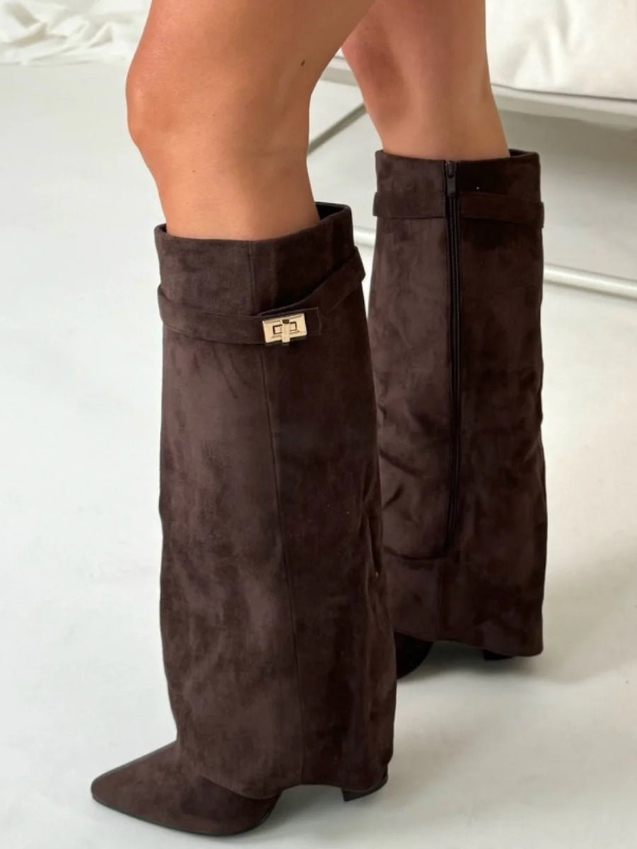 Stivali alti da donna in camoscio a punta con tacco, eleganti per la città e per la sera - view 11