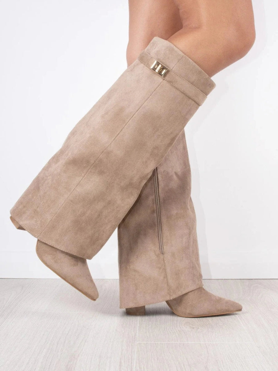 Stivali alti da donna in camoscio a punta con tacco, eleganti per la città e per la sera - Beige